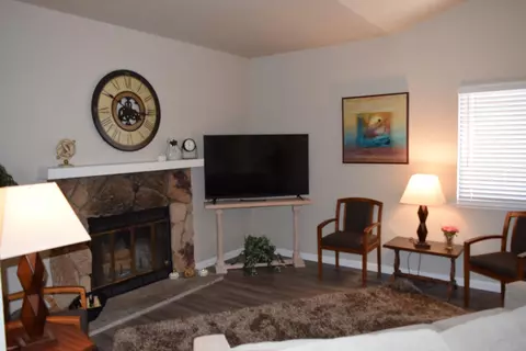 555 Allisha Ln, Tracy, CA 95376 photo 2