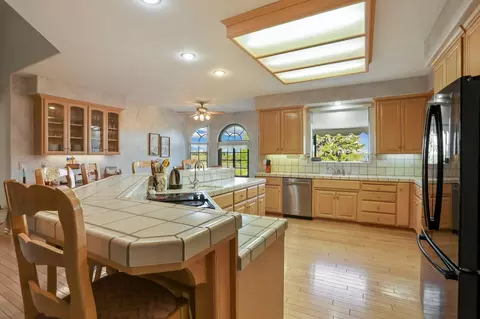 Kitchen - 11791 N Alpine Rd, Lodi, CA 95240 photo 3 of 6