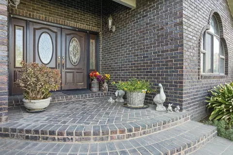 Exterior - 11791 N Alpine Rd, Lodi, CA 95240 photo 6 of 18