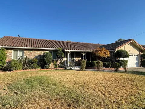 7722 Woodside Dr, Stockton, CA 95207