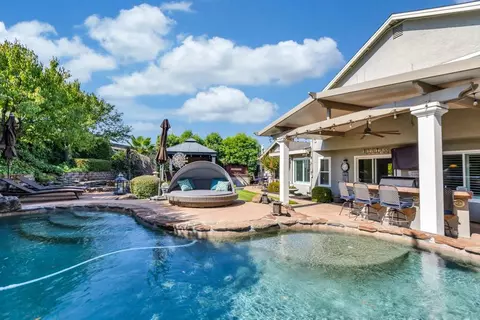 1220 Crescendo Dr, Roseville, CA 95678