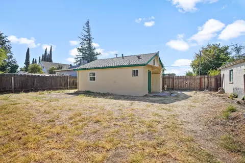 1330 Melrose Ave, Modesto, CA 95350 photo 17
