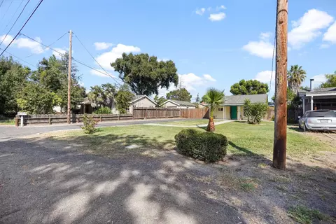 1330 Melrose Ave, Modesto, CA 95350 photo 5