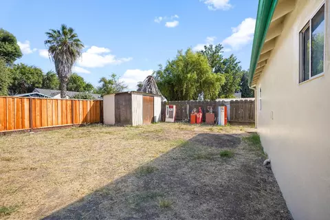 1330 Melrose Ave, Modesto, CA 95350 photo 14