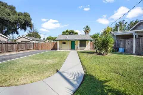 1330 Melrose Ave, Modesto, CA 95350 photo 1