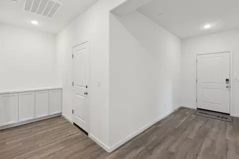 925 Derbyshire Ln, Patterson, CA 95363 photo 3