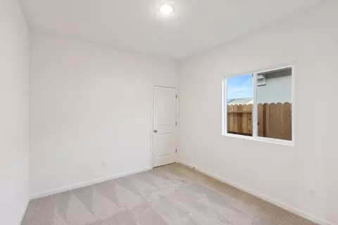 925 Derbyshire Ln, Patterson, CA 95363 photo 10