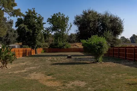 5669 Arboga Rd, Olivehurst, CA 95961 photo 4