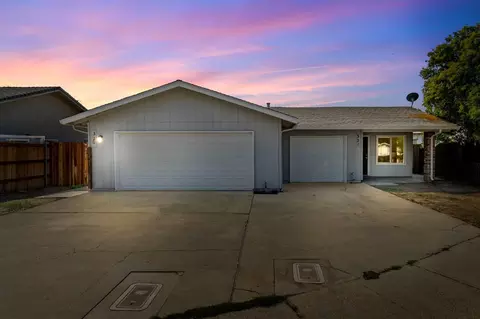 320 Lambert Ct, Lodi, CA 95240 photo 2