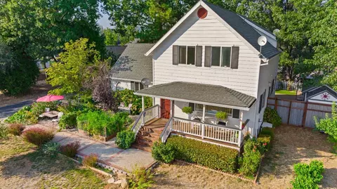 16909 Oak Hollow Cir, Nevada City, CA 95959
