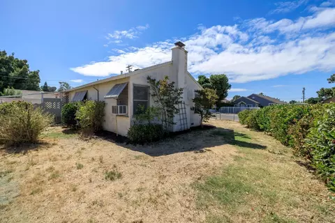 1220 Lombardy Dr, Modesto, CA 95351 photo 23