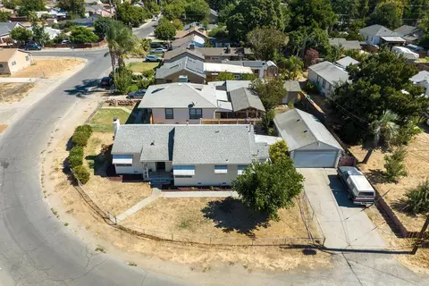 1220 Lombardy Dr, Modesto, CA 95351 photo 2