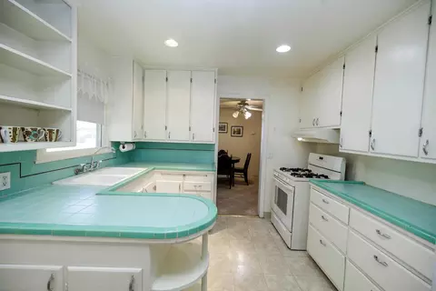 1220 Lombardy Dr, Modesto, CA 95351 photo 14