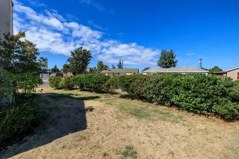 1220 Lombardy Dr, Modesto, CA 95351 photo 25