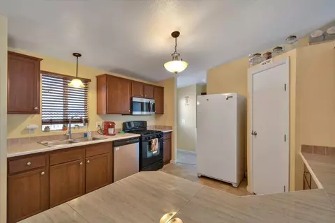 1670 7th Ave, Olivehurst, CA 95961 photo 12