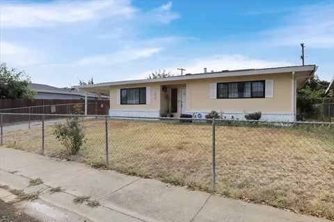 1578 Catalpa St, Olivehurst, CA 95961 photo 2
