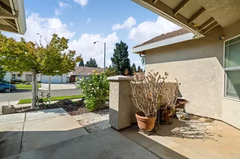 3878 Black Hawk, Merced, CA 95340 photo 4
