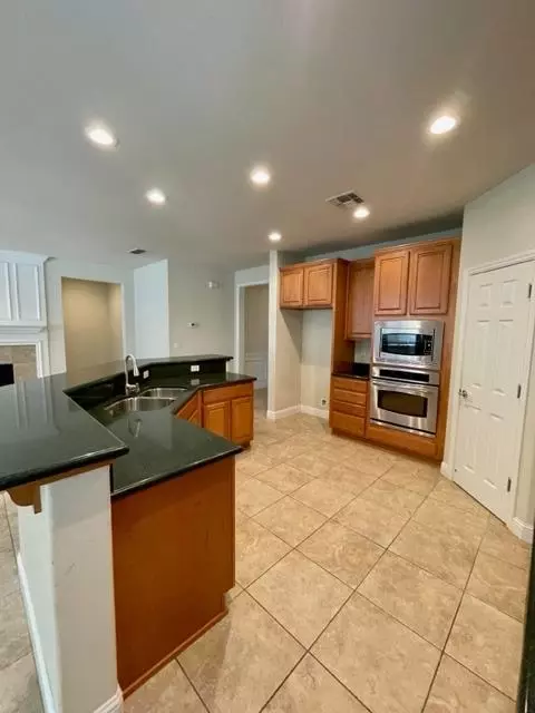 2468 Bellchase Dr, Manteca, CA 95336 photo 9