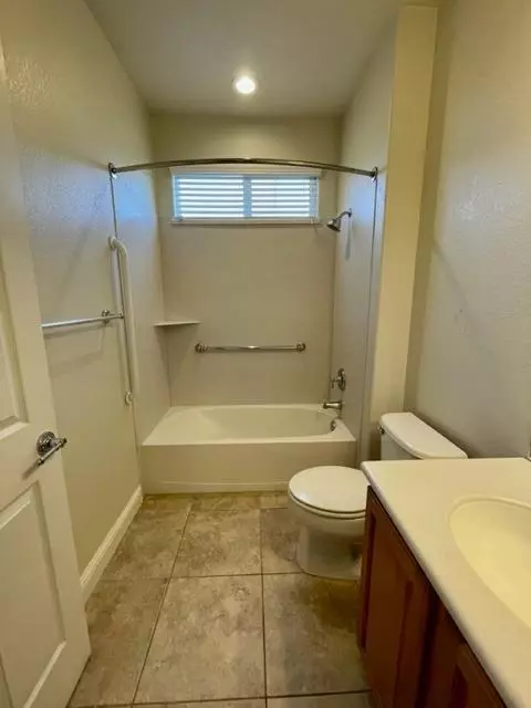 2468 Bellchase Dr, Manteca, CA 95336 photo 17