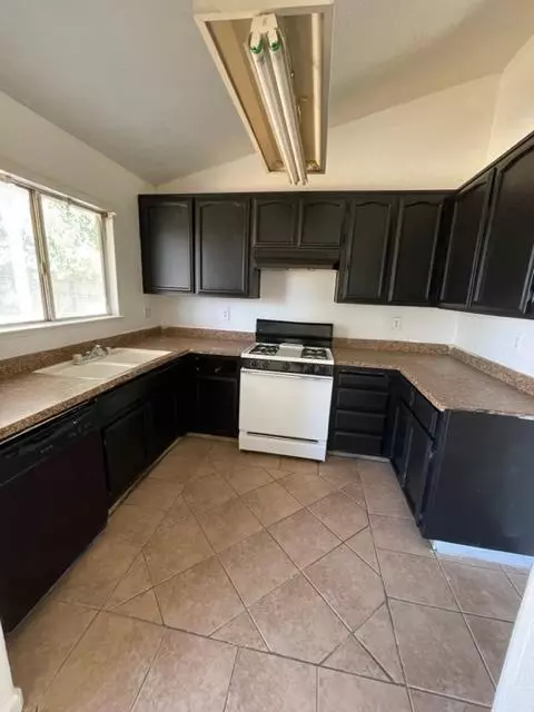 1125 Standish Ct, Modesto, CA 95358 photo 3