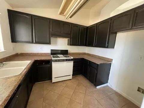 1125 Standish Ct, Modesto, CA 95358 photo 2
