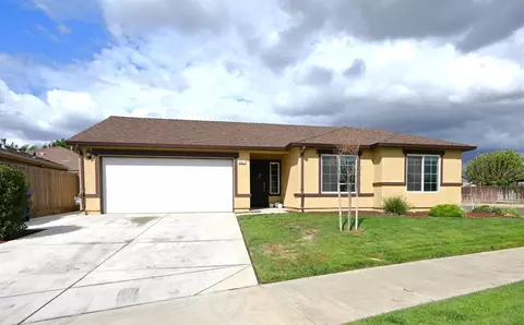 391 Rhianon Dr, Merced, CA 95341 photo 4