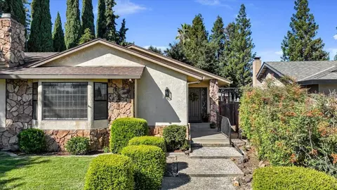 219 Gilbert Dr, Ripon, CA 95366 photo 3