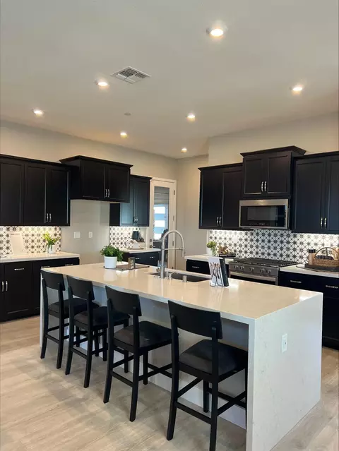 9274 Stillwagon St, Elk Grove, CA 95624