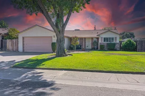 4718 Goya Pkwy, Sacramento, CA 95823