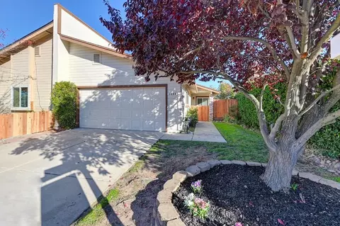 1444 Hickory St, Roseville, CA 95678