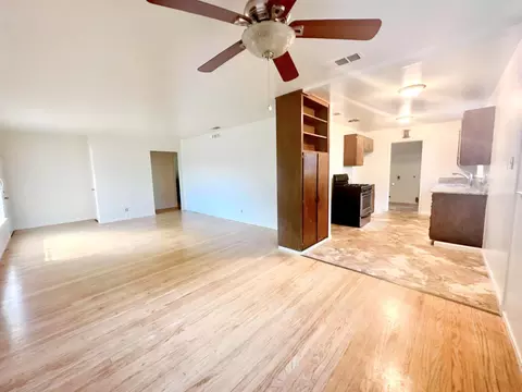 821 E Longview Ave, Stockton, CA 95207 photo 3
