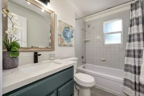 Bath - 6351 Eldon Ave, Loomis, CA 95650 photo 4 of 4
