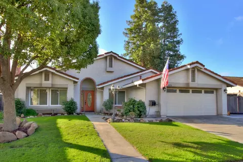 9928 Rio Cosumnes Cir, Elk Grove, CA 95624