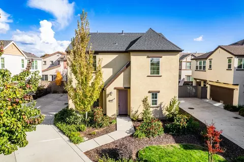 401 Dormarin Pl, Roseville, CA 95747