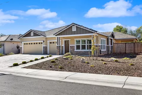 5586 Lost Ave, Rocklin, CA 95677 photo 2