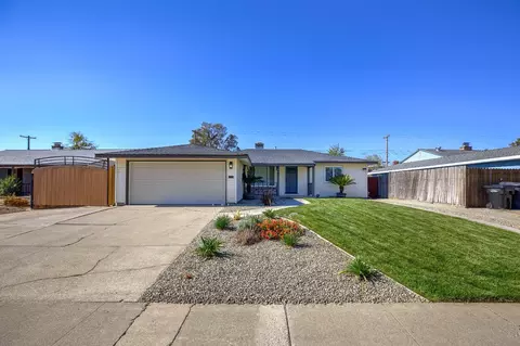 4945 J Pkwy, Sacramento, CA 95823