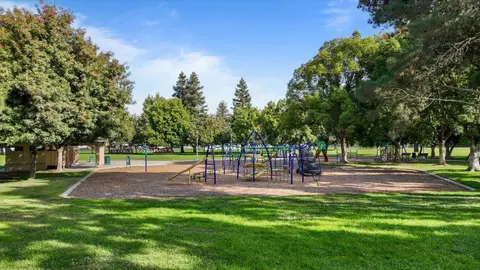 1101 Lillian Dr, Modesto, CA 95355 photo 35