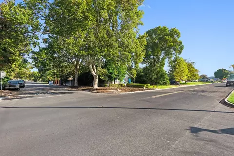 1401 E Marshall St, Turlock, CA 95380 photo 3