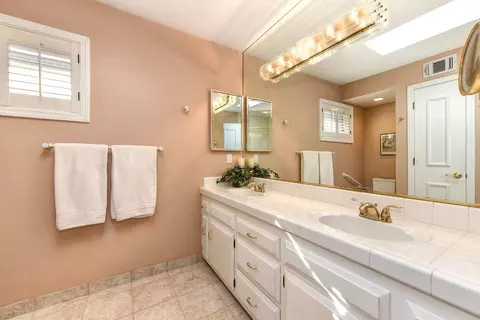 4445 Jan Dr, Carmichael, CA 95608 photo 23