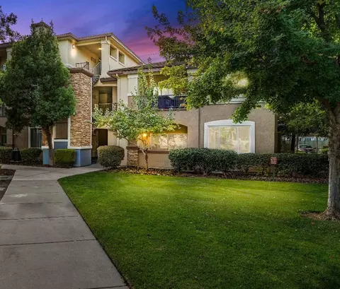 701 Gibson Dr #1217, Roseville, CA 95678