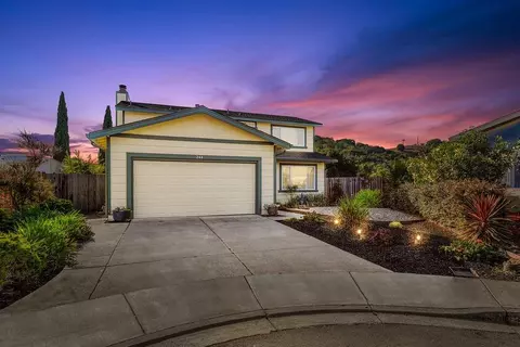 248 Oriole Ct, Hercules, CA 94547