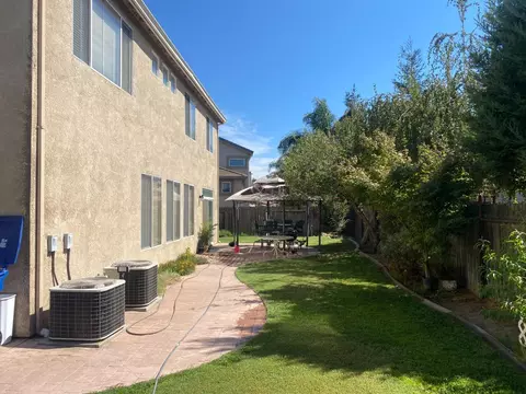 669 Zurich Dr, Manteca, CA 95337 photo 4