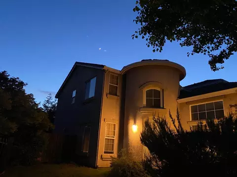 669 Zurich Dr, Manteca, CA 95337 photo 2