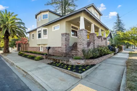 3020 Marshall Way, Sacramento, CA 95817