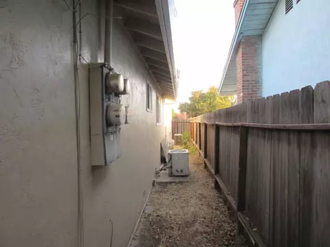 271 E Bianchi Rd, Stockton, CA 95207 photo 25