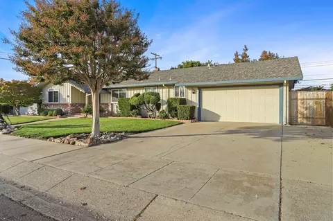 1711 Normandy Ln, Lodi, CA 95242 photo 2