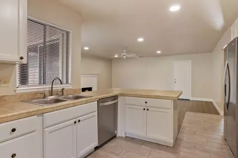 1427 Iris Dr, Lodi, CA 95242 photo 17