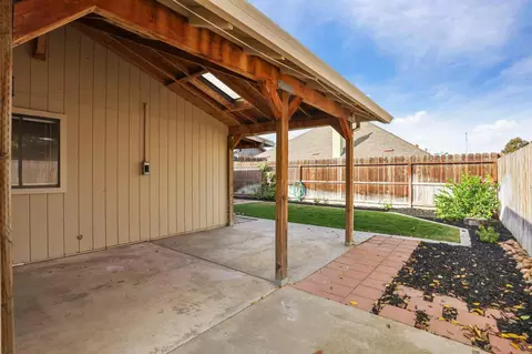 1427 Iris Dr, Lodi, CA 95242 photo 37