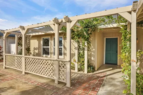 1427 Iris Dr, Lodi, CA 95242 photo 3