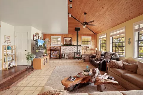 20255 N State Route 88, Clements, CA 95227 photo 4